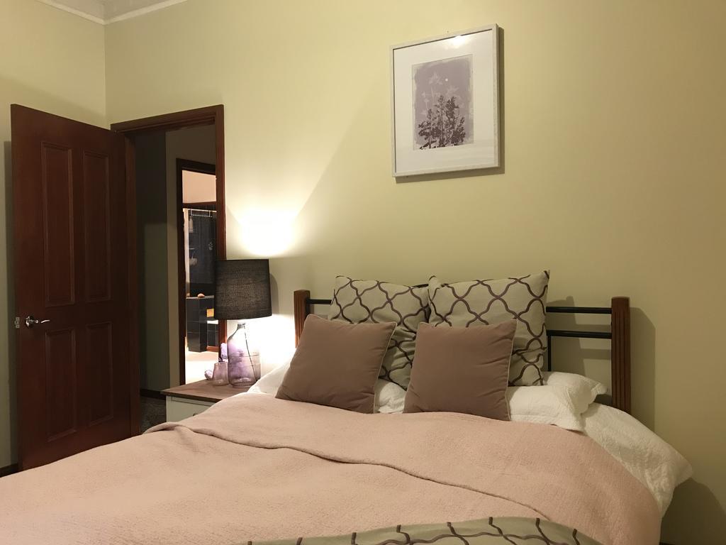 Helen'S Homestead Enfield 外观 照片