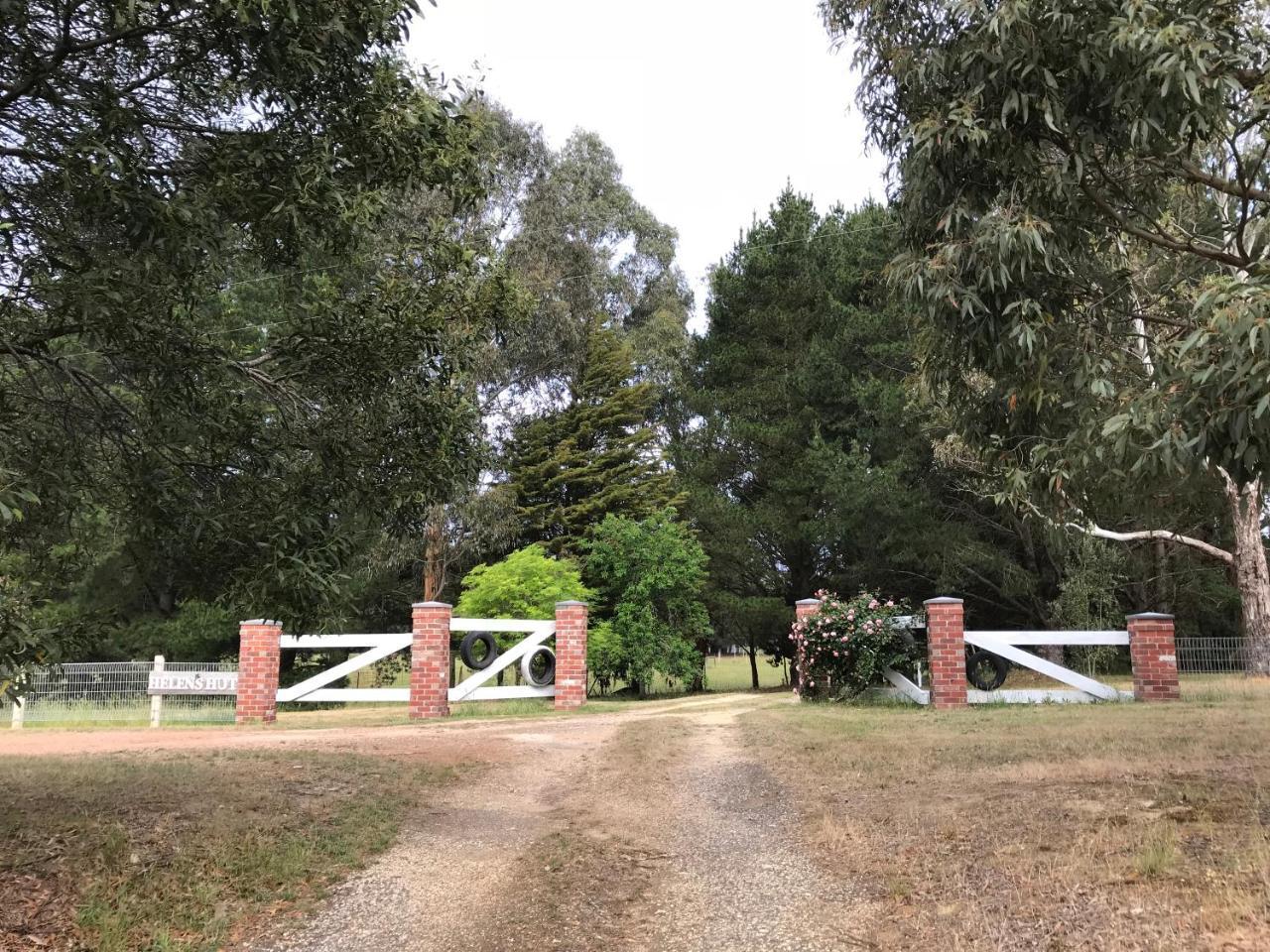 Helen'S Homestead Enfield 外观 照片